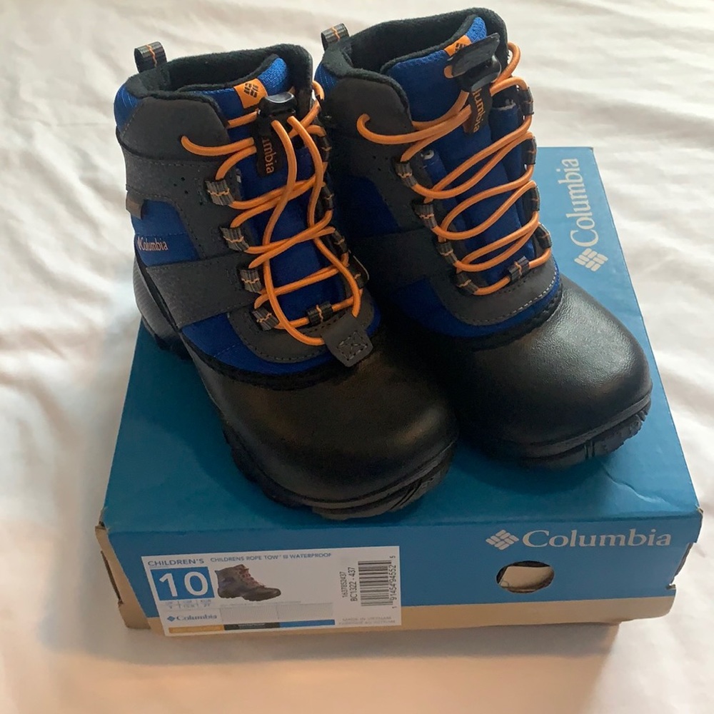 Snow boots